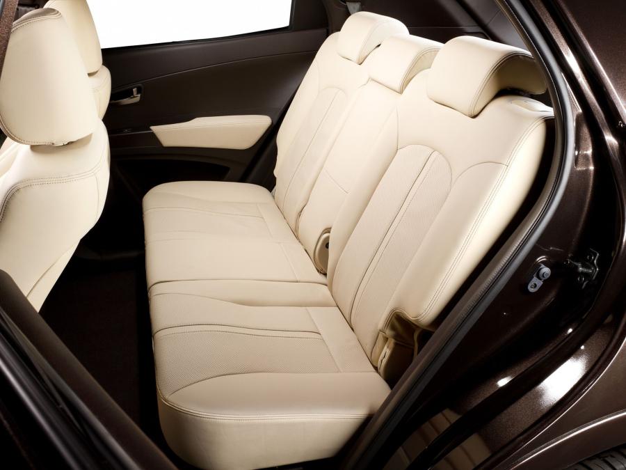  SsangYong Actyon Concept 2010 года  (фото 6 из 8)
